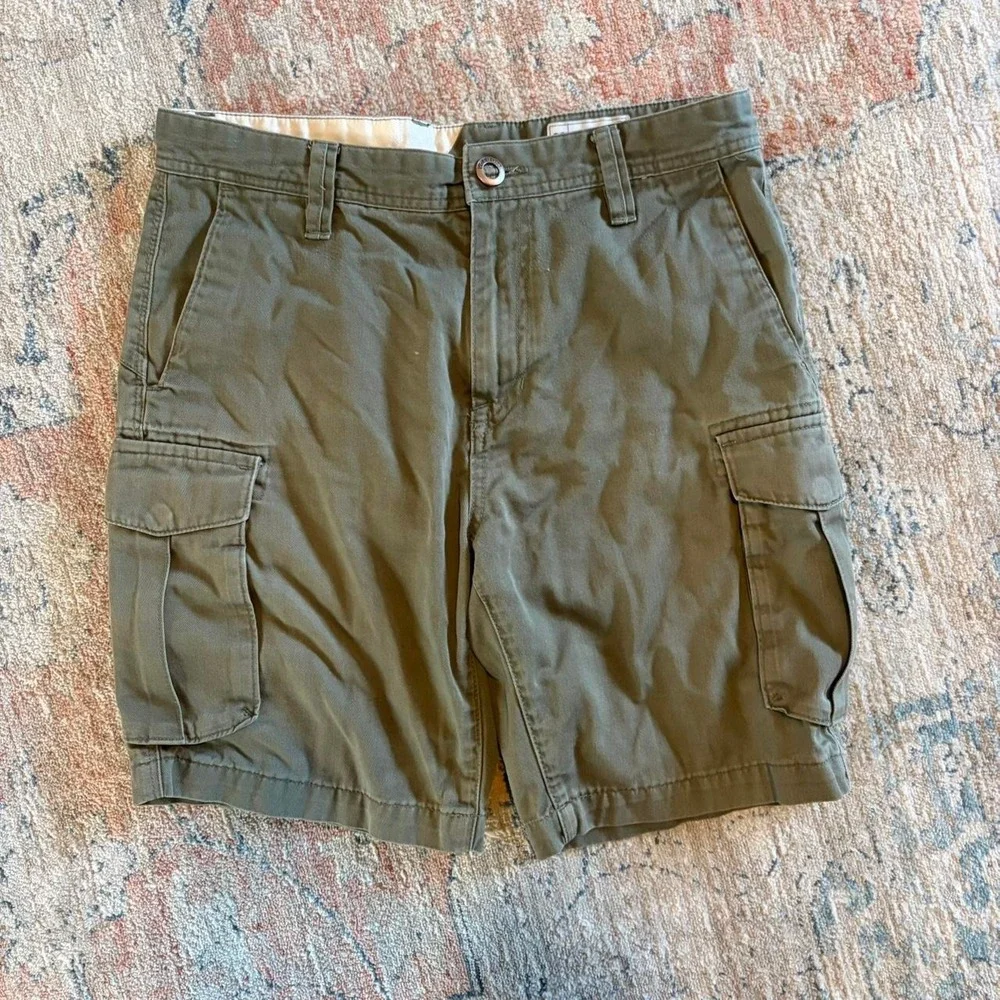 Volcom‎ cargo shorts Size 29 green cargo baggy skater summer